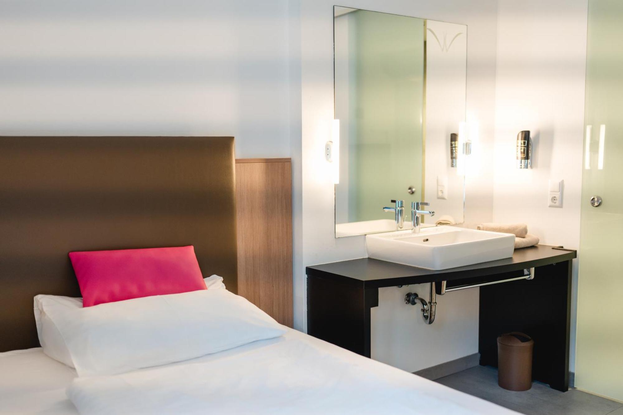4U Hotel Men Only Hohenthurn Esterno foto
