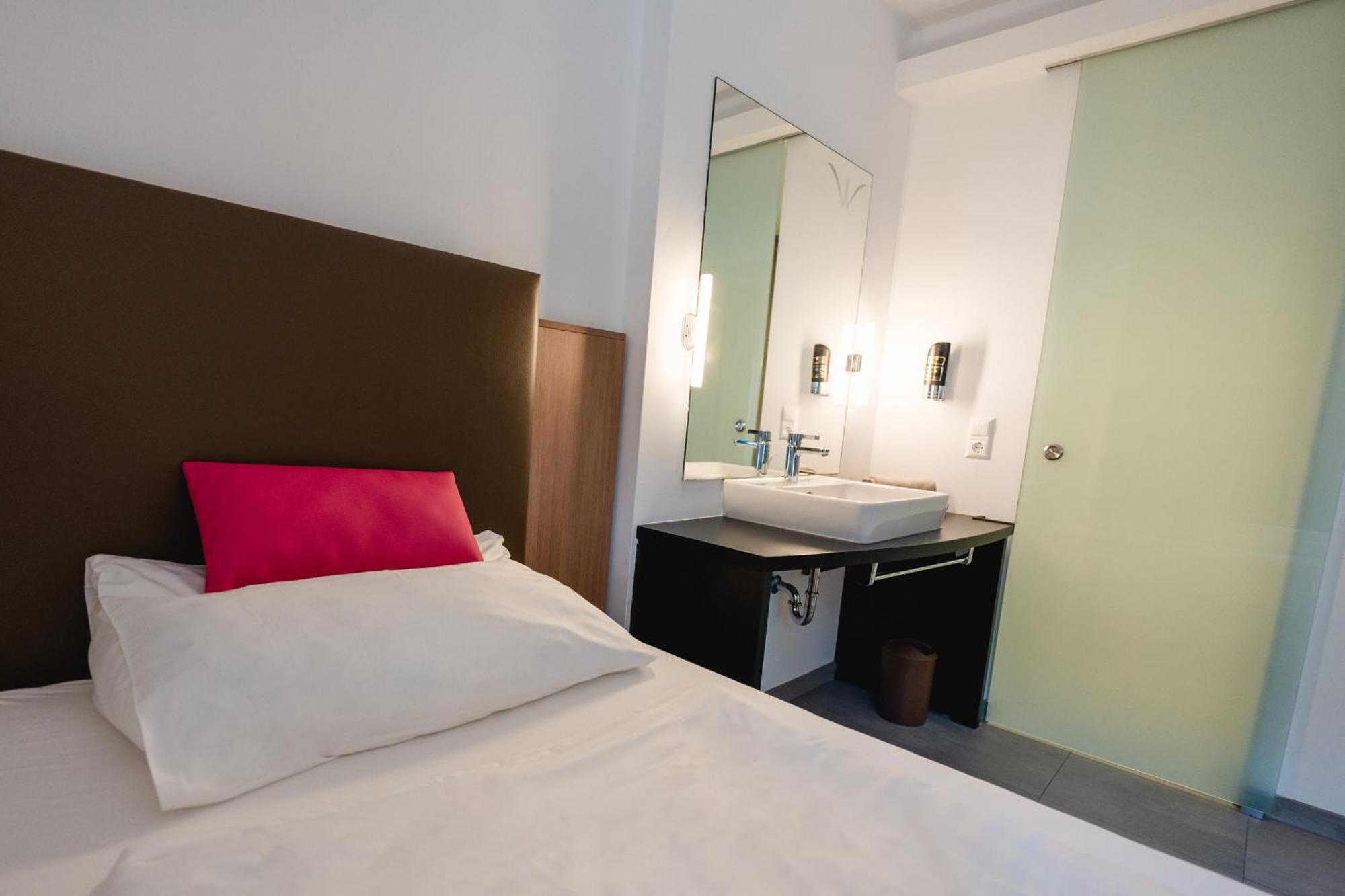 4U Hotel Men Only Hohenthurn Esterno foto